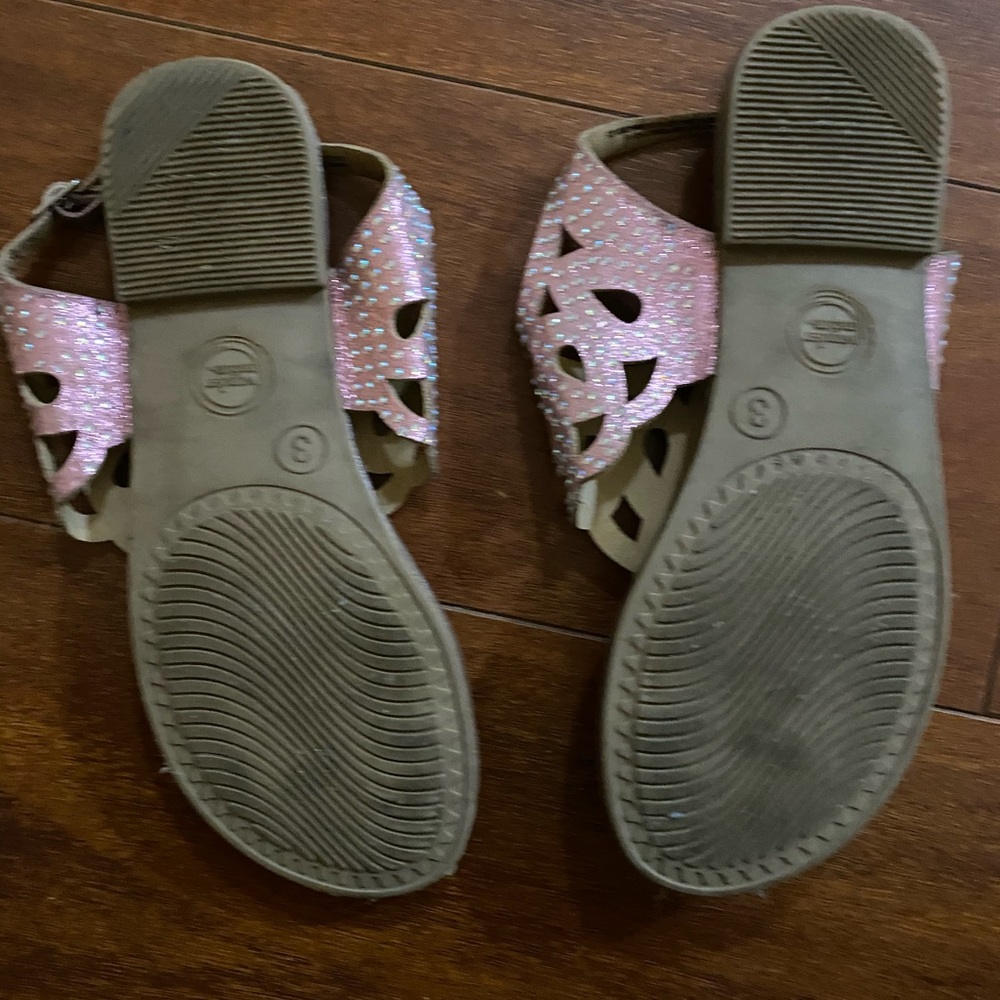 Pink sandals and Justice messenger bag - Picture 3 of 8